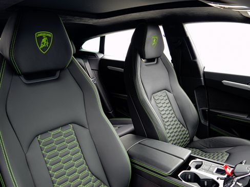 Used 2019 Lamborghini Urus AWD/4WD image 36