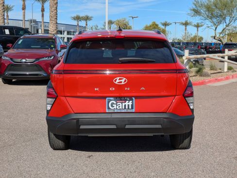 Used 2025 Hyundai Kona SEL image 4