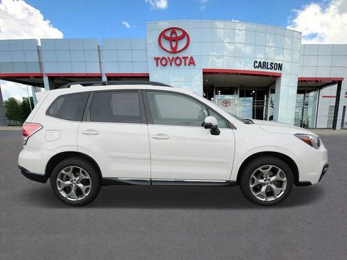 Used 2017 Subaru Forester 2.5i Touring AWD/4WD image 4
