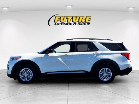 Certified 2022 Ford Explorer XLT w/ Equipment Group 202A AWD/4WD image 7
