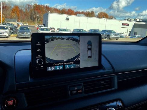 Used 2025 Honda Pilot TrailSport image 23