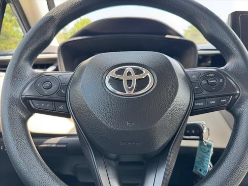 Used 2025 Toyota Corolla LE FWD image 15