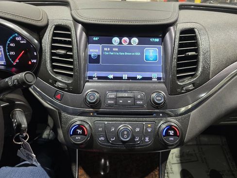 Used 2014 Chevrolet Impala LT w/ Convenience Package image 39