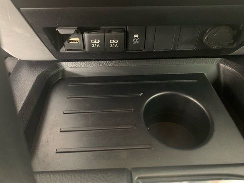 Used 2020 Toyota Tundra SR5 w/ SR5 Convenience Package image 25