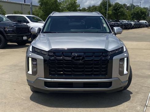 Used 2024 Hyundai Palisade Limited FWD image 2