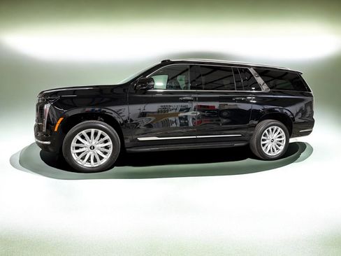 New 2025 Cadillac Escalade ESV Luxury image 2