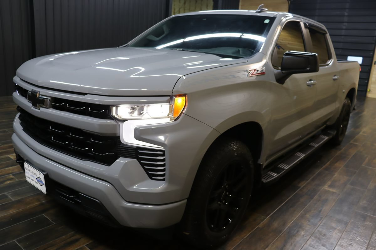 Used 2024 Chevrolet Silverado 1500 RST AWD/4WD image 6