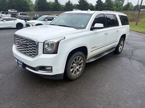 Used 2019 GMC Yukon XL Denali AWD/4WD image 3