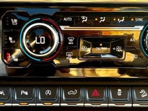 Used 2024 GMC Sierra 1500 Denali w/ Technology Package image 33