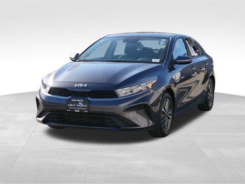Used 2023 Kia Forte LXS image 36