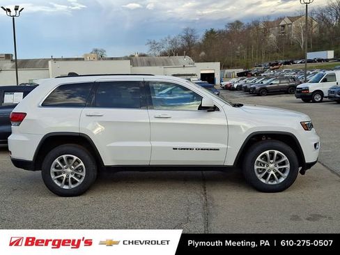 Used 2022 Jeep Grand Cherokee Laredo X image 9