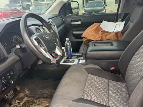 Used 2020 Toyota Tundra SR5 w/ SR5 Upgrade Package image 7