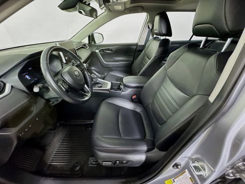 Used 2023 Toyota RAV4 XLE Premium AWD/4WD image 19