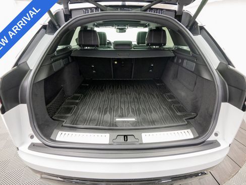Used 2022 Land Rover Range Rover Velar R-Dynamic S AWD/4WD image 32