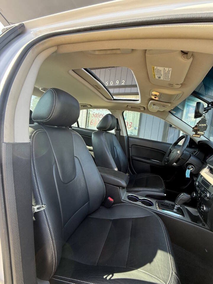 Used 2011 Ford Fusion SEL w/ 301A Rapid Spec Order Code FWD image 24