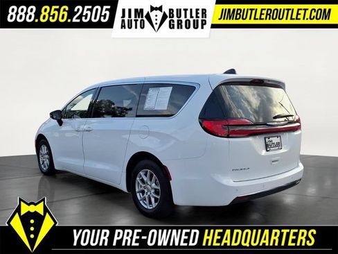 Used 2024 Chrysler Pacifica Touring-L FWD image 23