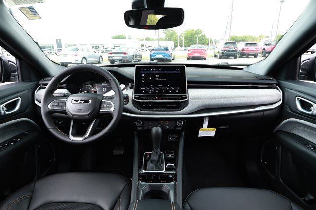 New 2026 Jeep Compass Latitude AWD/4WD image 33