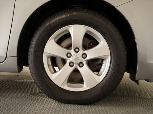 Used 2015 Toyota Sienna L image 56