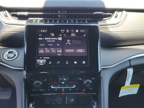 New 2025 Jeep Grand Cherokee Altitude image 25