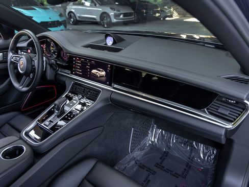 Certified 2022 Porsche Panamera 4S AWD/4WD image 59