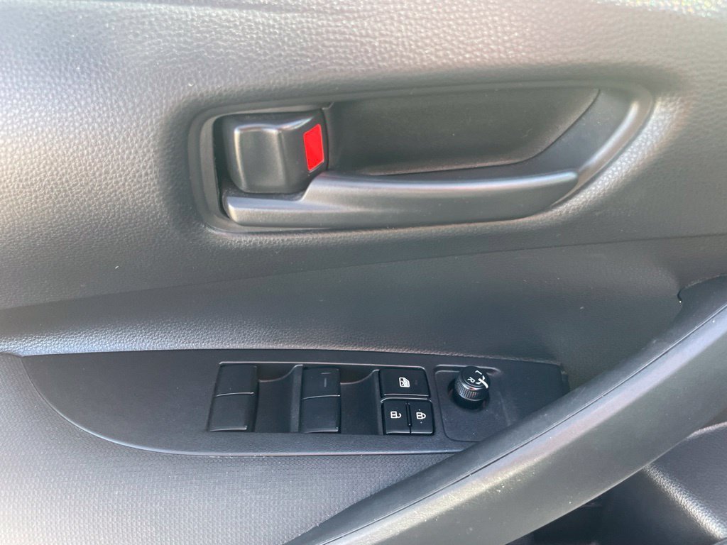 Used 2025 Toyota Corolla LE FWD image 17