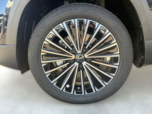 New 2026 Volkswagen Taos SE FWD image 10