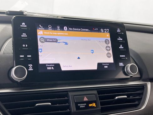 Used 2018 Honda Accord Touring image 13