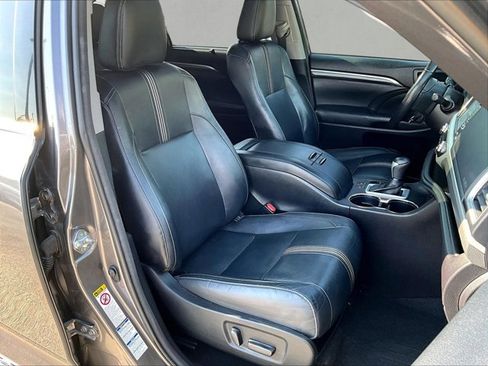 Used 2018 Toyota Highlander SE AWD/4WD image 9