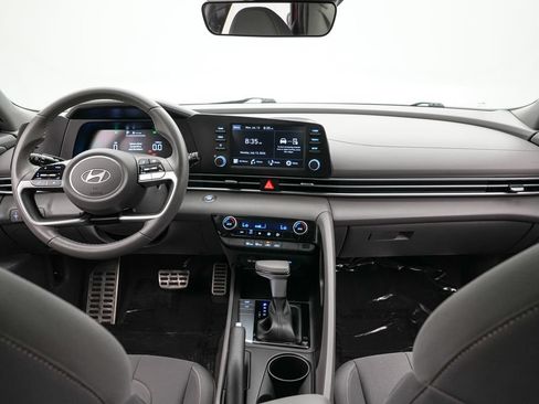 Used 2025 Hyundai Elantra Sport FWD image 14
