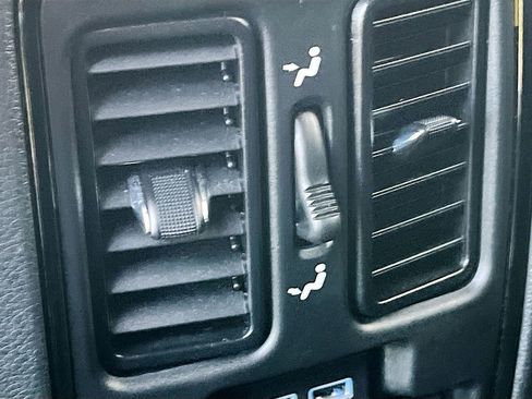 Used 2020 Jeep Grand Cherokee Limited X image 26