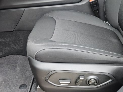 New 2026 Jeep Grand Cherokee Laredo image 23