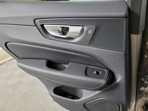 Used 2023 Volvo XC60 B5 Plus w/ Protection Package Premier image 20