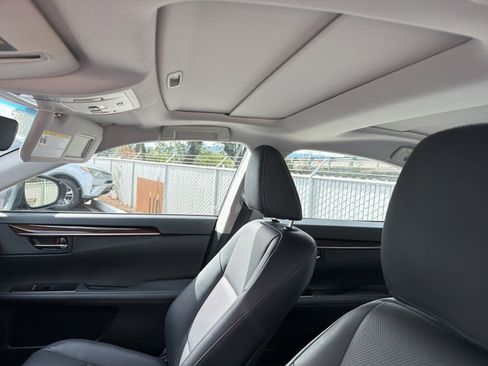 Used 2017 Lexus ES 350 w/ Navigation System Package image 7