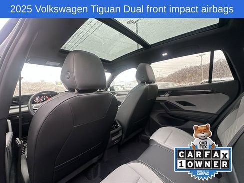 Used 2025 Volkswagen Tiguan SE R-Line image 20