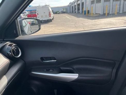 Used 2020 Nissan Kicks SR w/ SR Premium Package FWD image 25