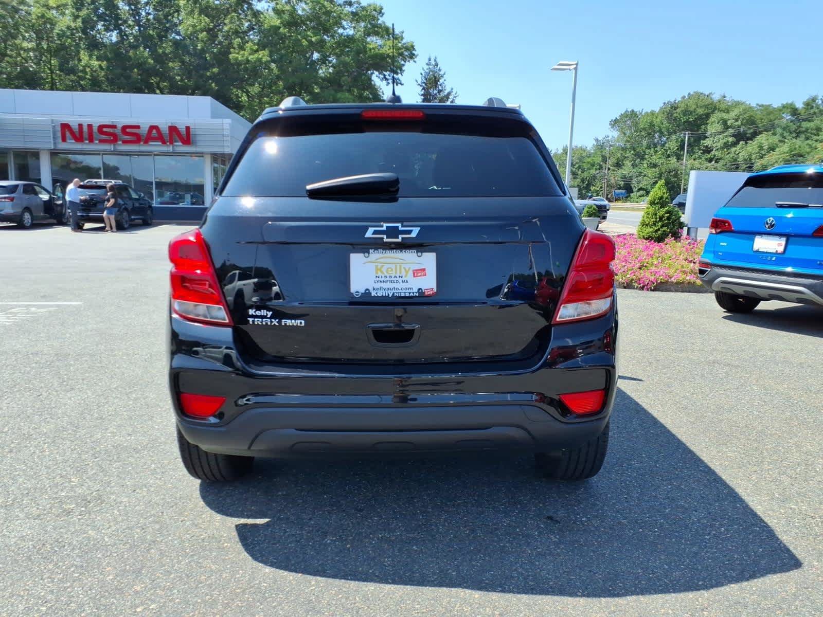Used 2022 Chevrolet Trax LT w/ Midnight Edition AWD/4WD image 6