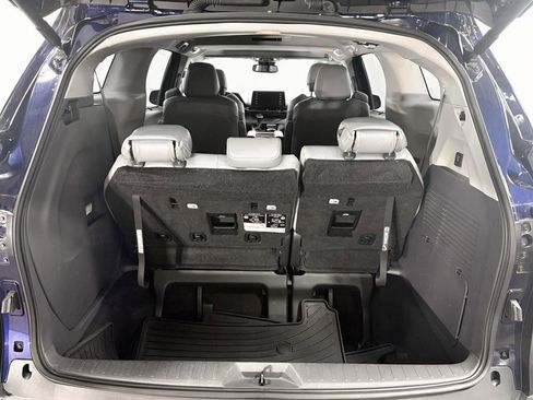 Certified 2024 Toyota Sienna XLE image 11