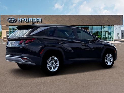 Certified 2026 Hyundai Tucson SE image 8