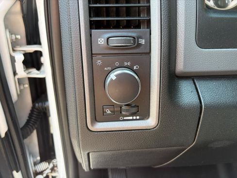 Used 2017 RAM 3500 Tradesman w/ Chrome Appearance Group AWD/4WD image 11