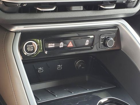 Used 2025 Audi Q5 Premium Plus w/ Premium Plus AWD/4WD image 25