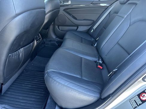 Used 2014 Kia Cadenza Premium image 30
