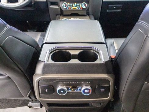 Used 2021 Ford Expedition XLT image 8