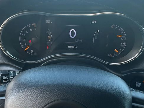 Used 2020 Jeep Grand Cherokee Altitude image 31