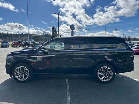 Used 2025 Lincoln Navigator L Reserve image 5