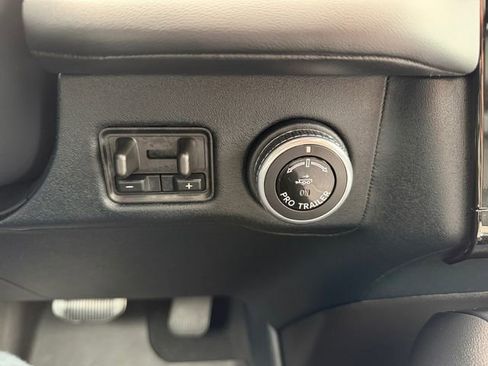 Used 2025 Lincoln Navigator Reserve w/ Jet Appearance Package image 30