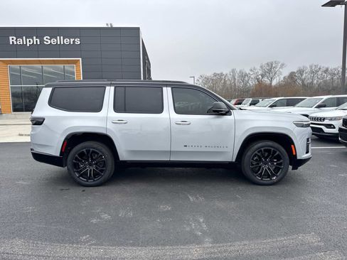 New 2026 Jeep Grand Wagoneer Summit AWD/4WD image 6