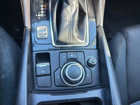 Used 2017 MAZDA MAZDA3 Sport image 16