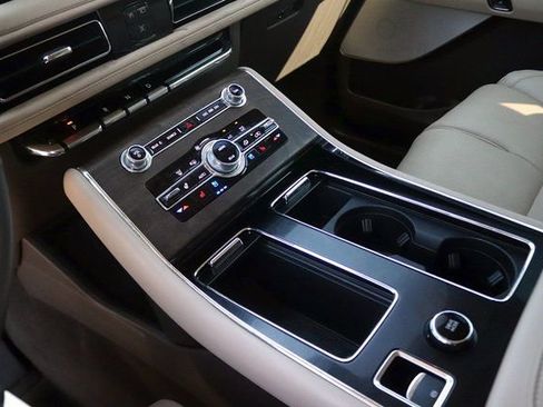 Used 2022 Lincoln Aviator Reserve w/ Equipment Group 201A image 22