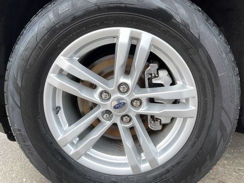 Used 2020 Ford Explorer XLT w/ Equipment Group 202A RWD image 11