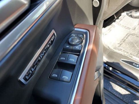 Used 2025 GMC Sierra 1500 Denali Ultimate image 18
